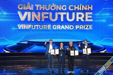 เวียดนามมอบรางวัล VinFuture ให้ผู้บุกเบิก Deep Learing: Yoshua Bengio, Geoff E. Hinton, Yann LeCun, Yoshua Bengio, Jensen Huang, Fei Fei Li ได้รับรางว